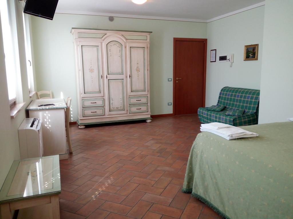 Bb Mambrotta Guest House San Martino Buon Albergo Exterior photo