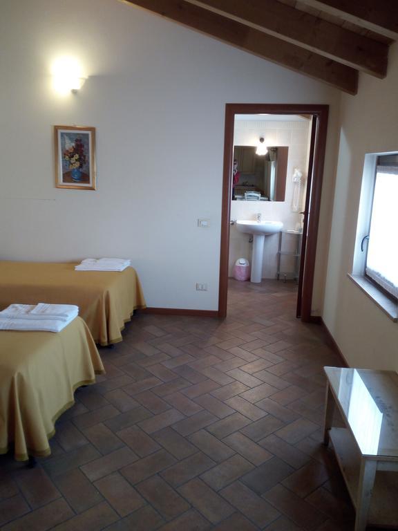 Bb Mambrotta Guest House San Martino Buon Albergo Exterior photo